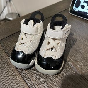 Baby shoes